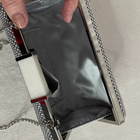 Jessica McClintock Silver Beaded Mesh Frame Evening Bag with Crossbody Chain - Picture 10 of 13